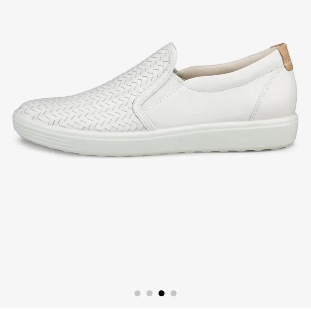 ECCO Women's Slip On Sneakers Cream Ivory Woven Leather Comfort Shoes Size 9